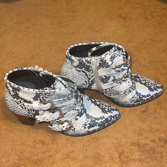 Steve Madden - Humble booties - Picture 2 of 6